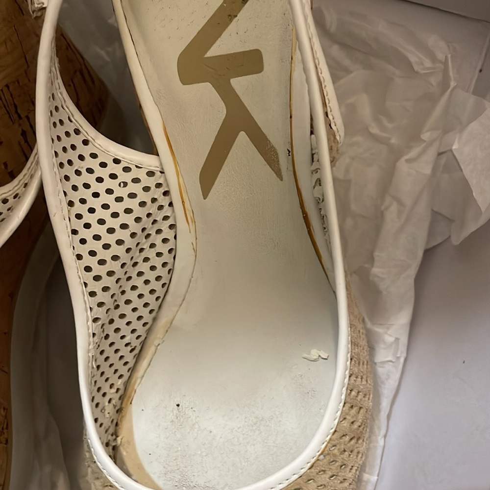Anne Klein - Picture 7 of 12